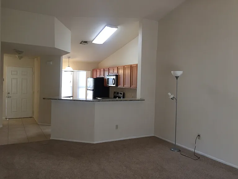 7427 Sugar Bend Dr — Photo 4