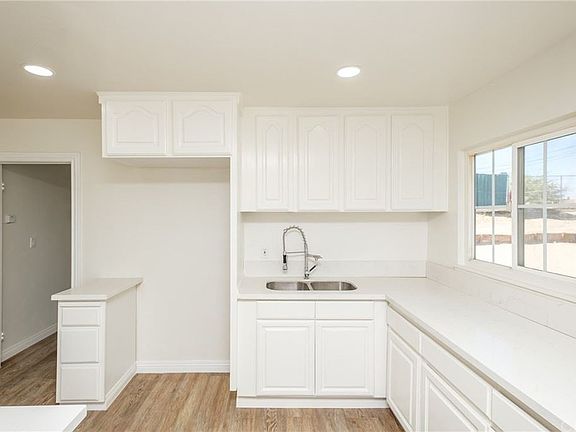 5th image of 16434 Yucca Ave