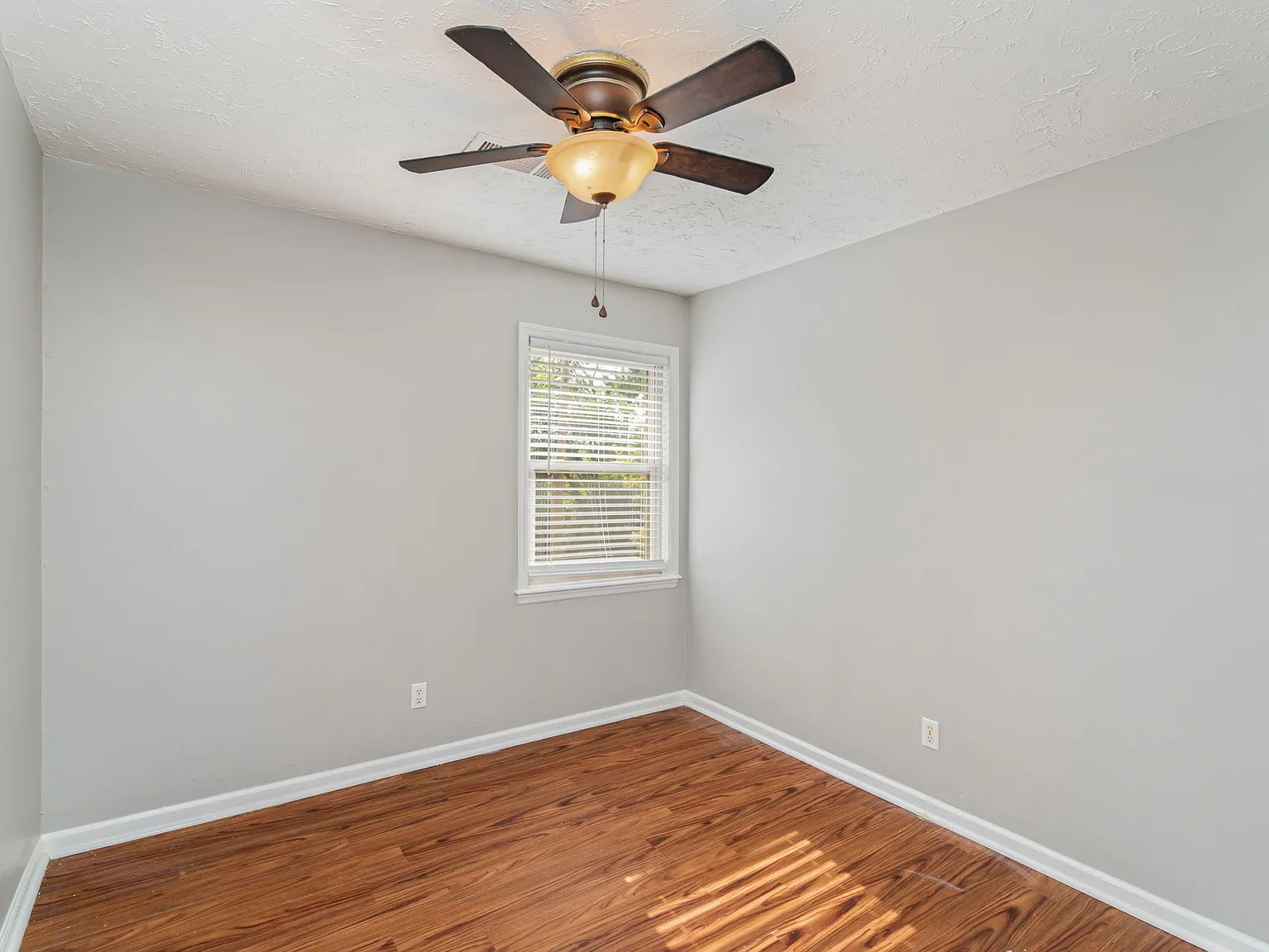 2751 Jersey Ave — Photo 3