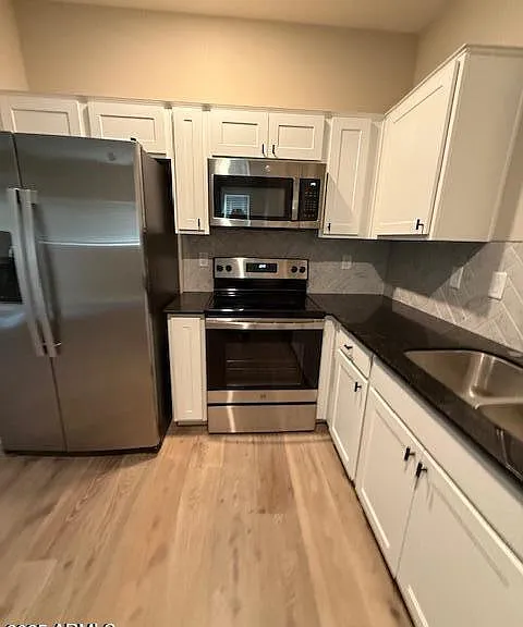 2268 W Laurie Ln — Photo 36