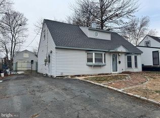 581 Rosemar Dr, Morrisville, PA 19067