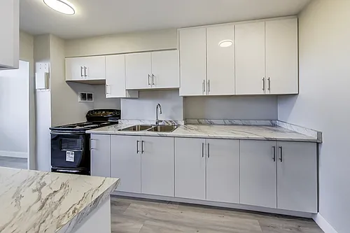65 Thorncliffe Park Dr #1404 Photo 1