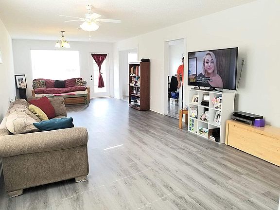 3rd image of 4113 Silverwood Dr