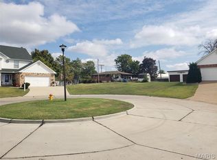 8706 Fatima Dr, Saint Louis, MO 63123