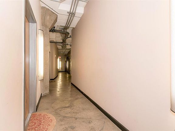 5th image of 1619-1623 Washington Ave #304