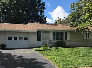 81 Kohlwood Dr, Rochester, NY 14617