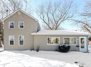 110 S 8th St, Rochelle, IL 61068