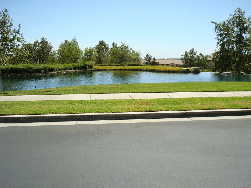 4 bed, 2.0 bath, 1710 sqft, $3,250 — Photo 2