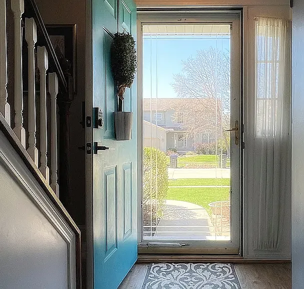 4 bed, 3433 sqft, $2,500 — Photo 2