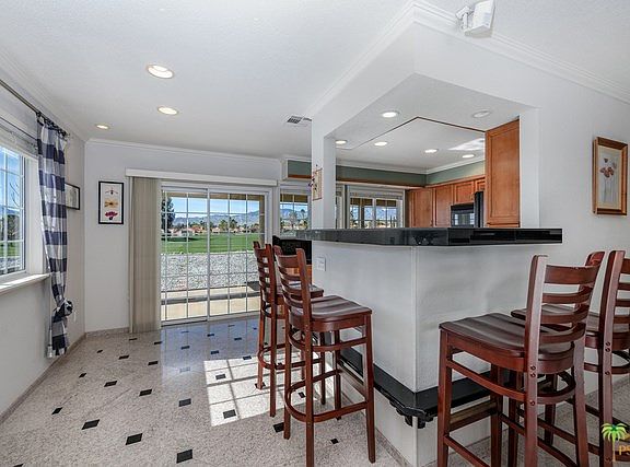 5th image of 9681 Oakmount Blvd
