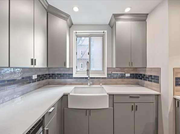 629 Kappock Street image 25 of 38