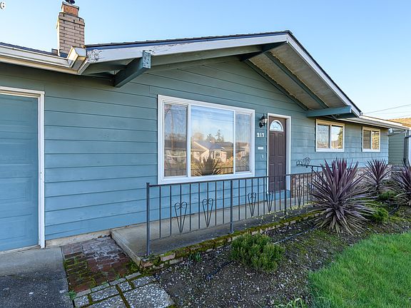 3rd image of 217 S 3rd St