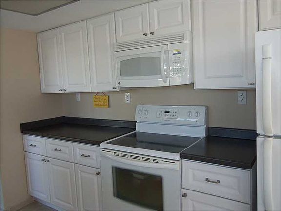 5th image of 4801 NW 47th Ave