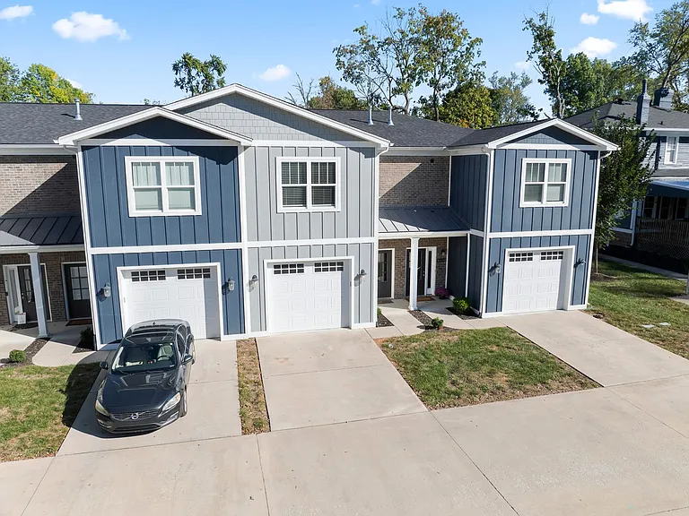 4205 Taylor Cove Ct — Photo 2