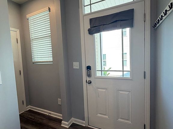 3rd image of 1648 Munstead Pl