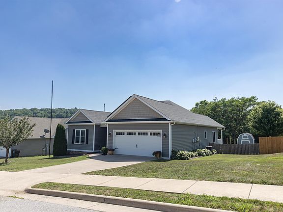 4th image of 36 Hull Hills Ln