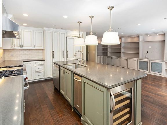 2nd image of 57 Cervantes Blvd #57
