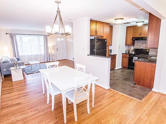 3rd image of 7114 Vellex Ln