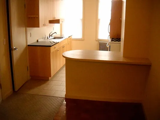 Rented by New York Realty Minimax Inc | media 38