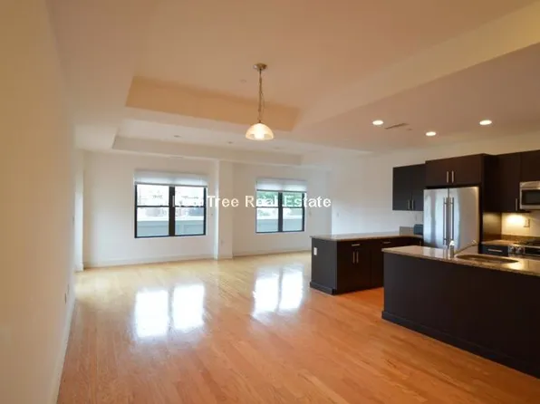 150 Saint Paul St APT 501, Brookline, MA 02446