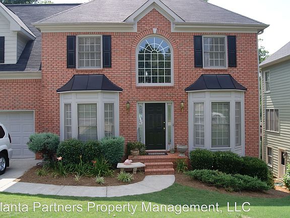 3rd image of 1075 River Overlook Dr