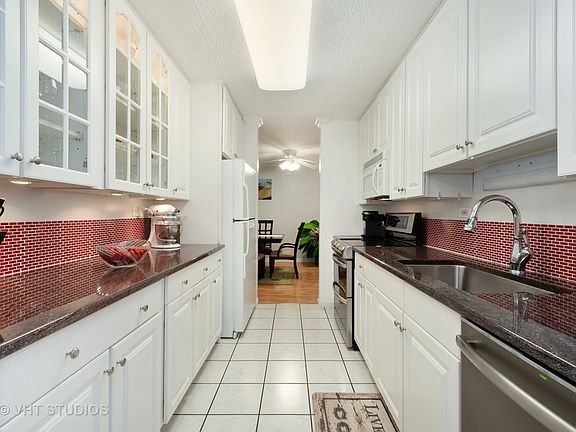 4th image of 940 Beau Dr Unit 209