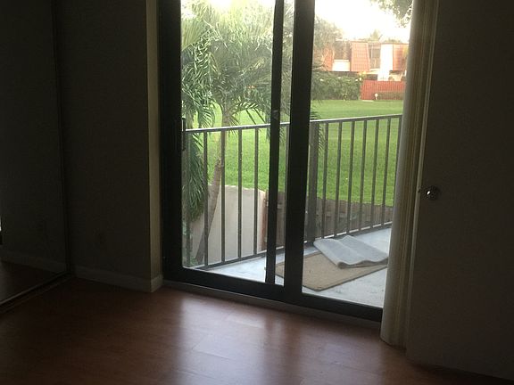 5th image of 3722 Victoria Dr