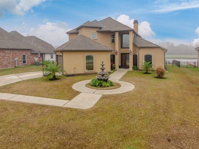 11672 River Highlands Dr, Saint Amant, LA, 70774