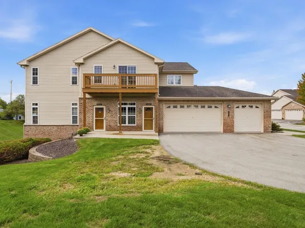 17741 W Jacobs DRIVE, New Berlin, WI 53146