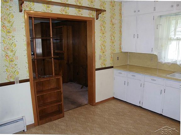 5th image of 154 W Belle Ave
