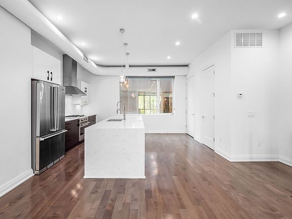 4th image of 239 Auden Ave