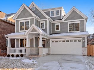 922 Yale St, Wilmette, IL 60091