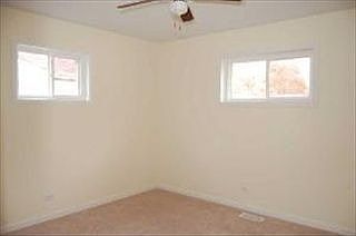 5th image of 528 E Fullerton Ave
