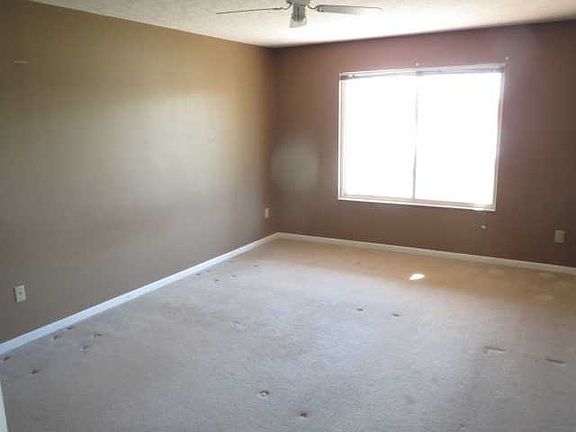 4th image of 4441 N Shore Dr