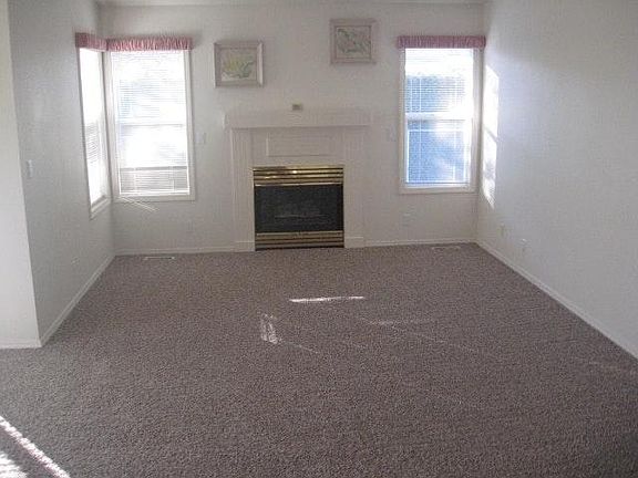 3rd image of 8351 W Willowcourt Dr