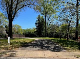 1724A N Main St, Greenville, SC 29609