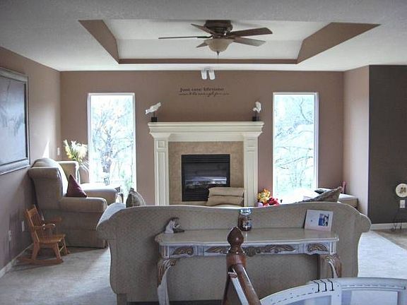 Great Room w/fireplace