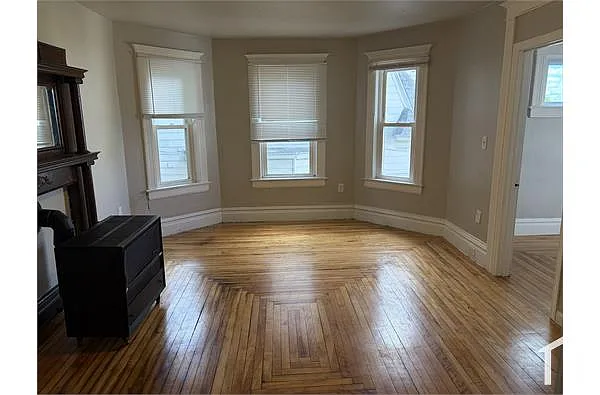 Building Photo - 44 Orient St #1