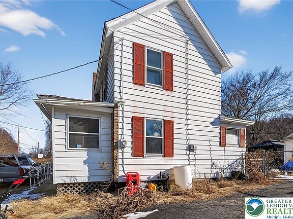4th image of 717 N Main St