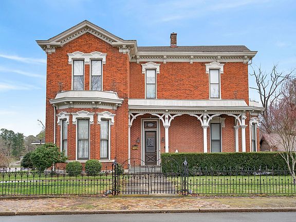 3rd image of 300 N Main St