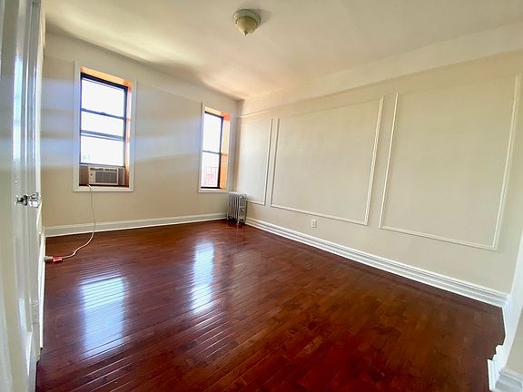 2nd image of 1080 Ovington Ave #D2