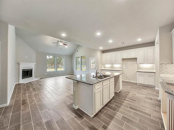 4th image of 14117 N Crater Lake Ct