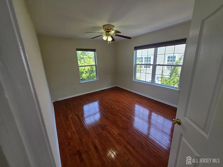 1301 Dahlia Cir — Photo 15
