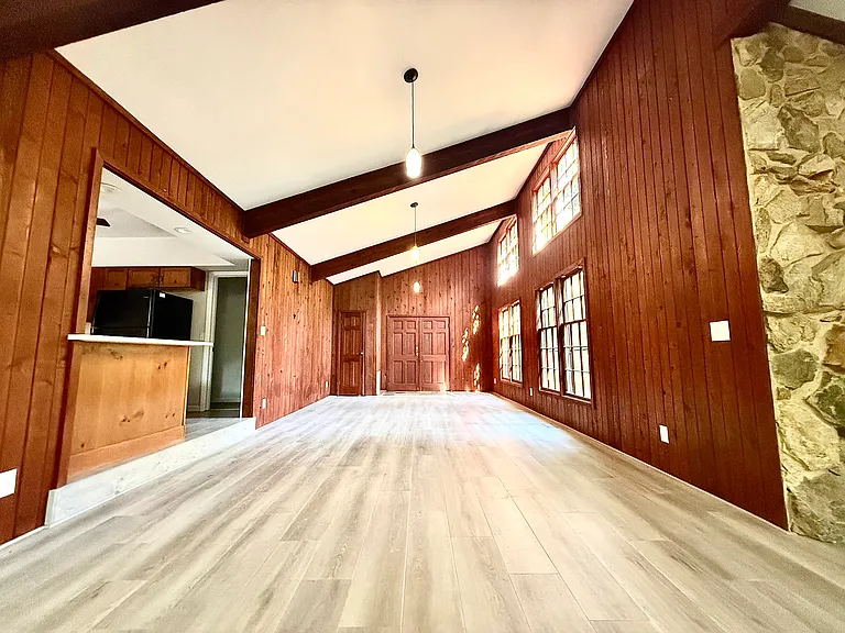 6231 Thom Rd — Photo 3