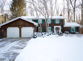 3421 W Riviera Ct, Mequon, WI 53092