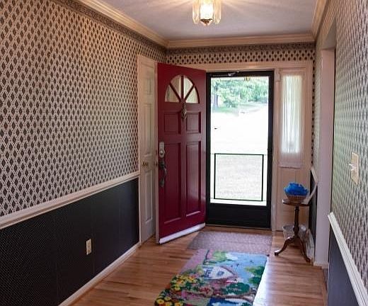 2nd image of 719 Farfields Dr