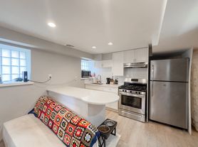2046 W Iowa St
