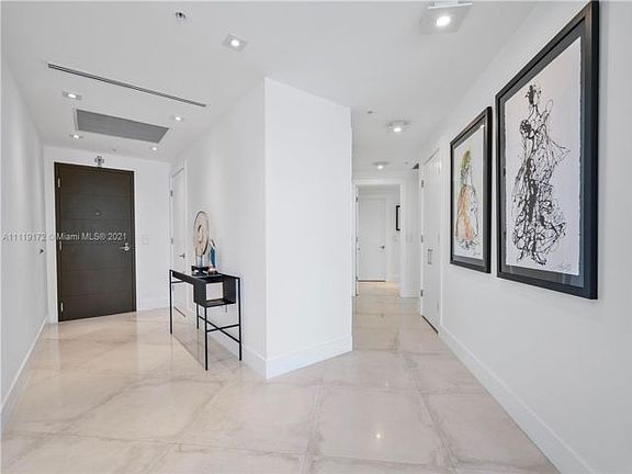 5th image of 1711 Biscayne Blvd #309