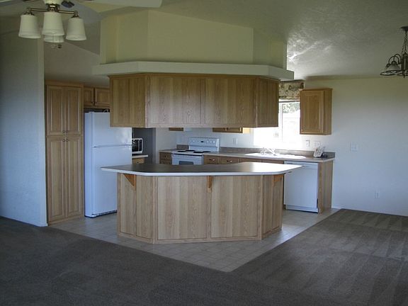 4th image of 291 E Bluff Dr
