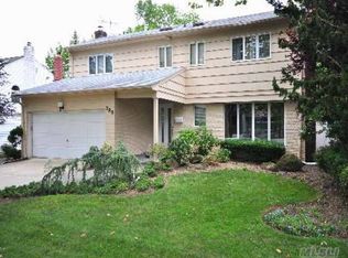 798 Longview Ave, Valley Stream, NY 11581